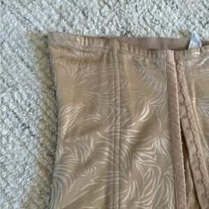 Maidenform waist trainer size large